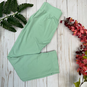 Mint Cream Capri One Size Leggings by NIKIBIKI